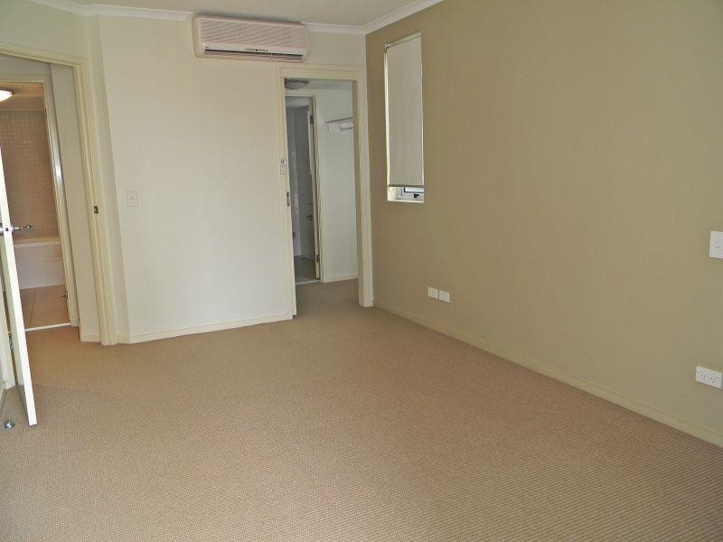 21 Cypress Avenue, Surfers Paradise QLD 4217