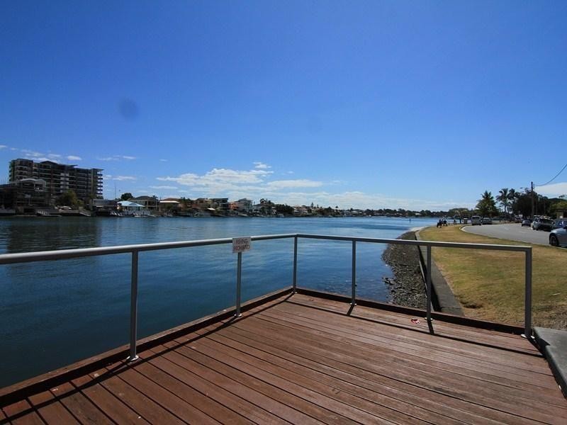43  Cypress AVe, Surfers Paradise QLD 4217