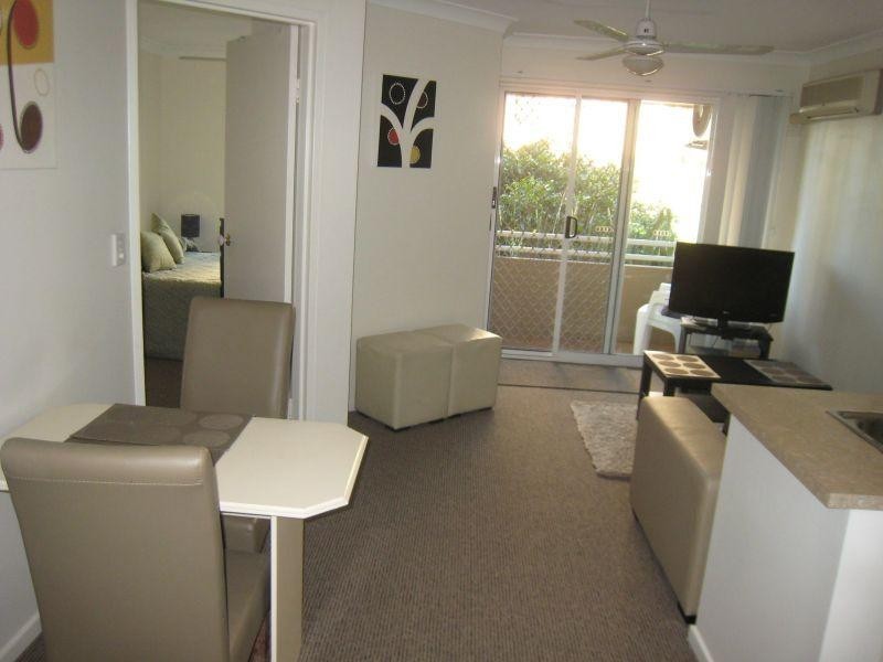 43  Cypress AVe, Surfers Paradise QLD 4217