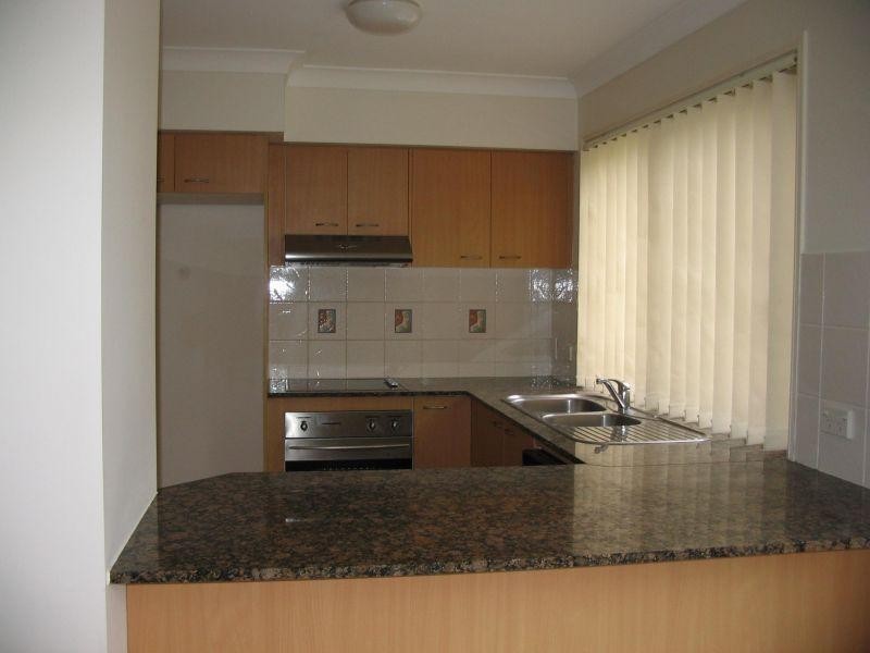 Townhouse 201/2  Falcon Way, Tweed Heads South NSW 2486