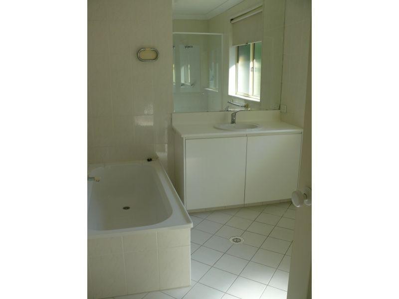 38 Murev Way, Carrara QLD 4211