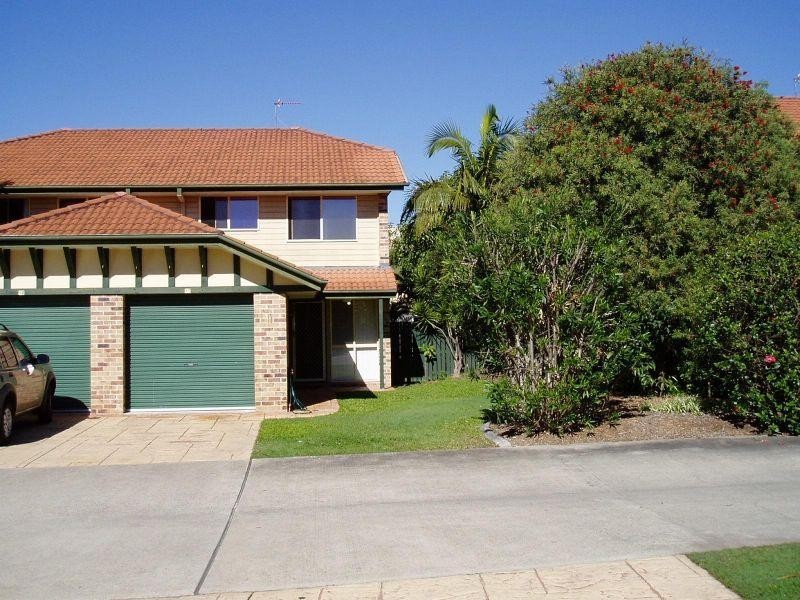 23 Tristan Court, Benowa QLD 4217