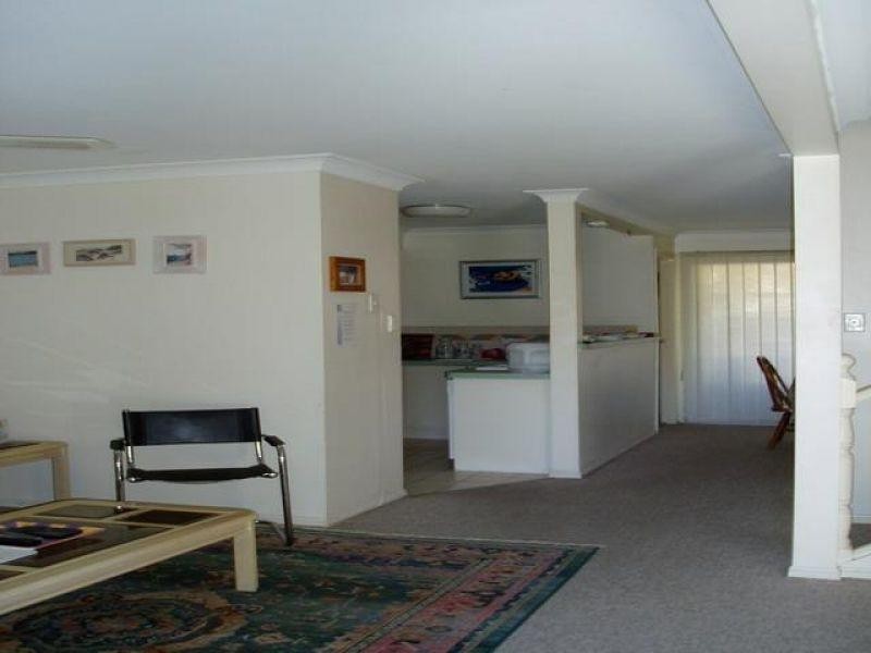 23 Tristan Court, Benowa QLD 4217