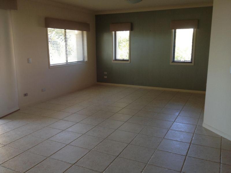 1 The Cove Crescent, Carrara QLD 4211