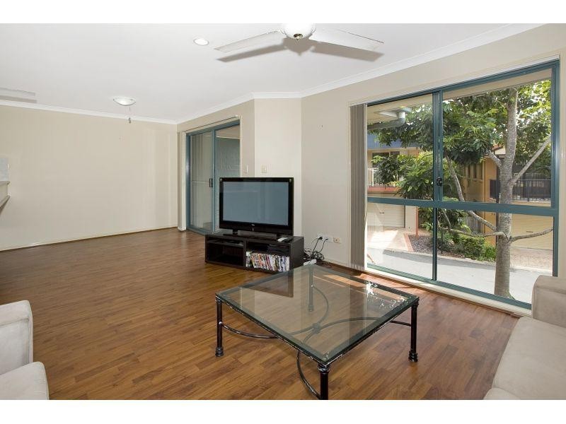 316 Long Street, Graceville QLD 4075