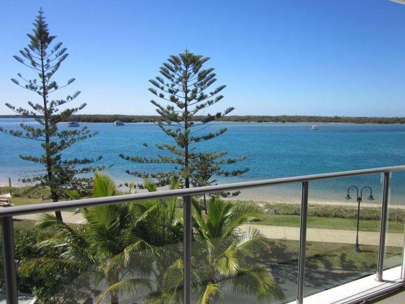 Unit 1304/438 Marine Parade, Biggera Waters QLD 4216