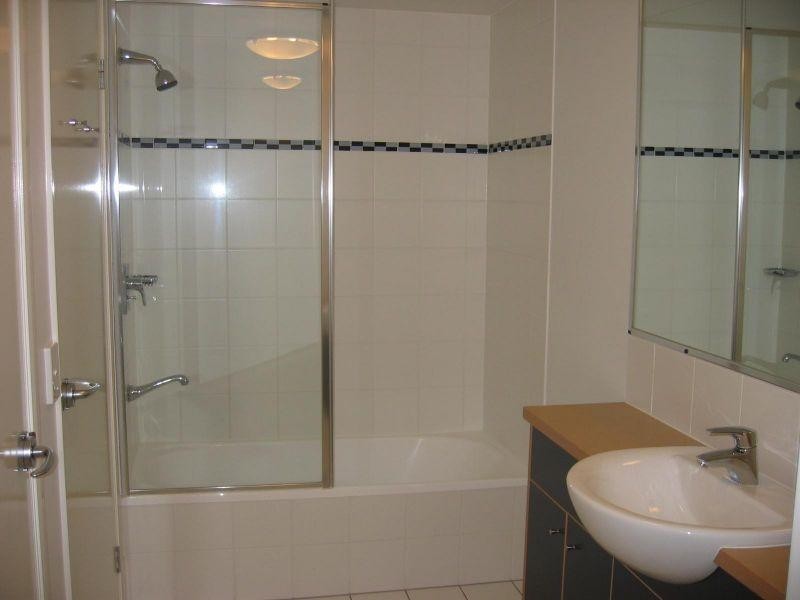 15 Goodwin Street, Kangaroo Point QLD 4169