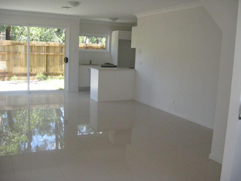 Townhouse 4/10 Veronica Crt, Kallangur QLD 4503