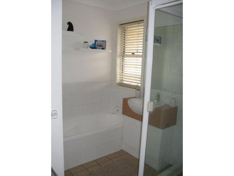 8 Peninsula Avenue, Cornubia QLD 4130