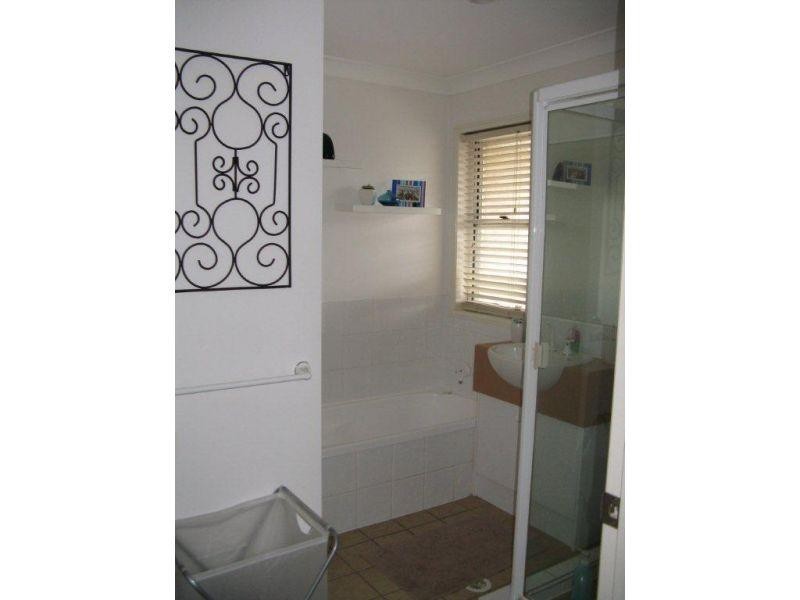 8 Peninsula Avenue, Cornubia QLD 4130