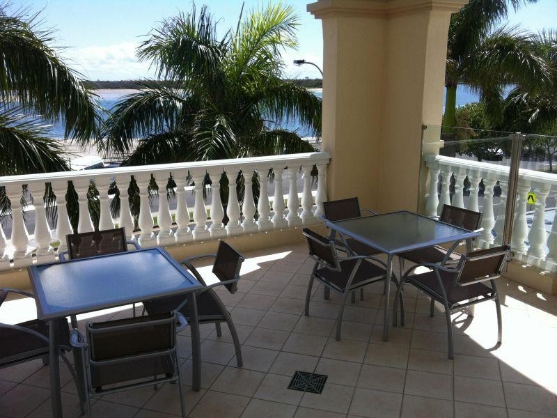 360 Marine Parade, Labrador QLD 4215