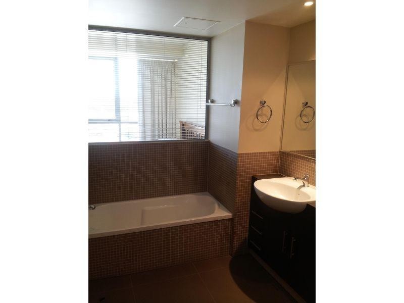 360 Marine Parade, Labrador QLD 4215