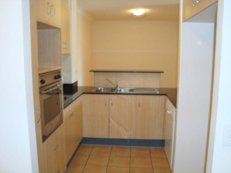 13/24 Slatyer Avenue, Bundall QLD 4217