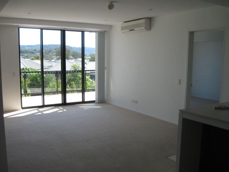 6/305 Easthill Drive, Robina QLD 4226