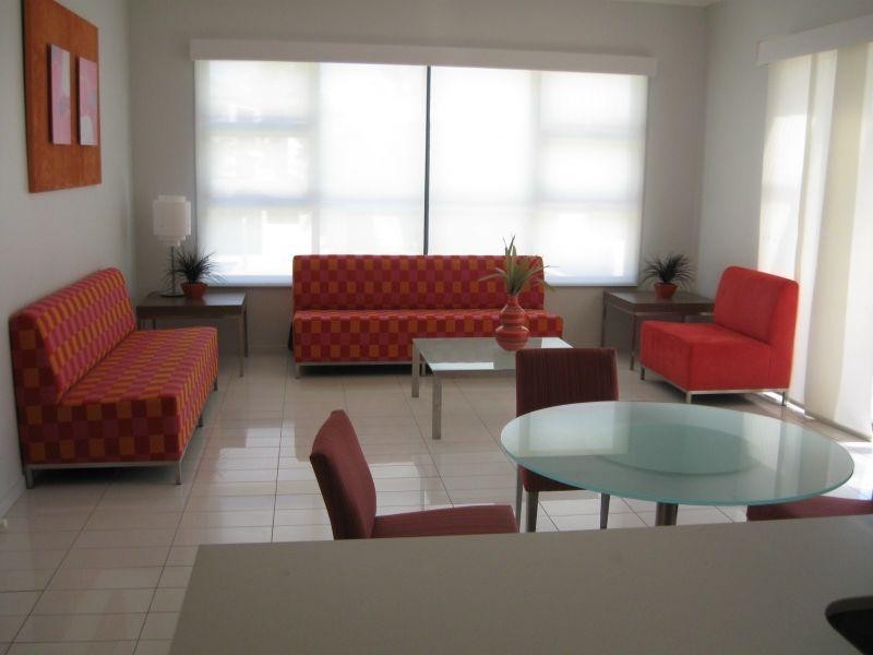 6/310 Easthill Drive, Robina QLD 4226