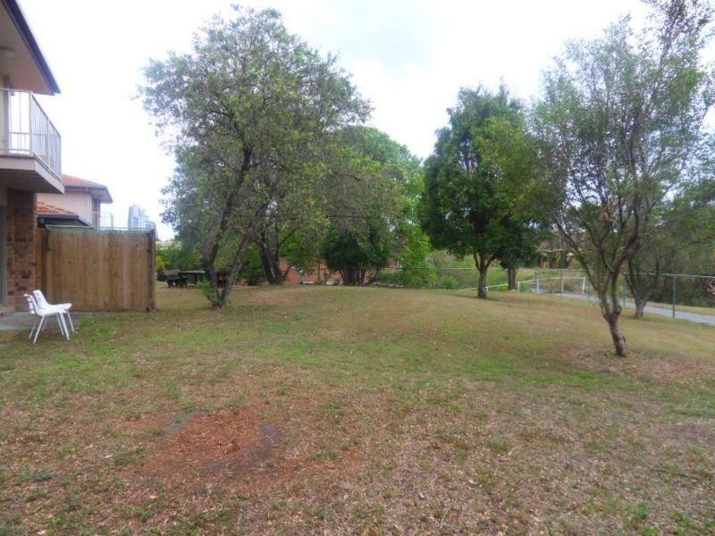 11 Waterford Court, Bundall QLD 4217