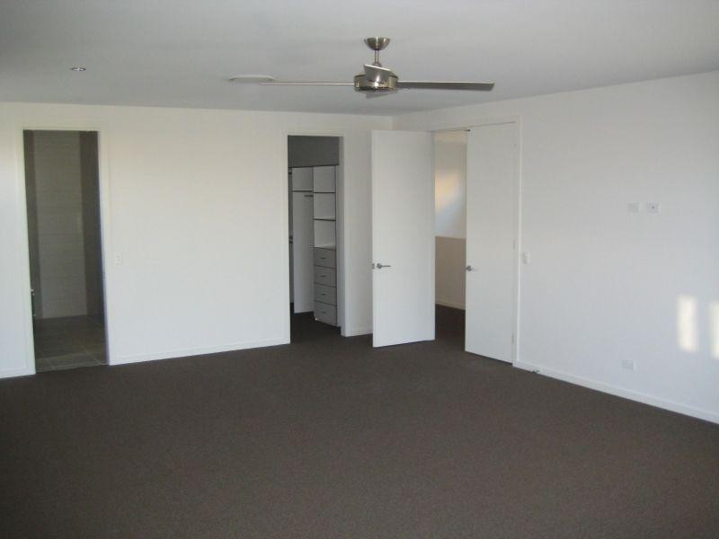 136 Palm Meadows Drive, Carrara QLD 4211