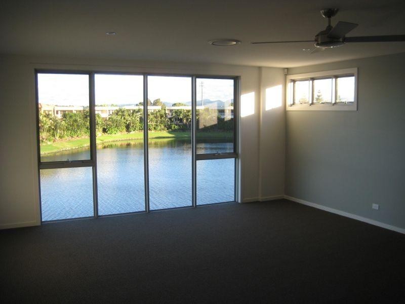 136 Palm Meadows Drive, Carrara QLD 4211