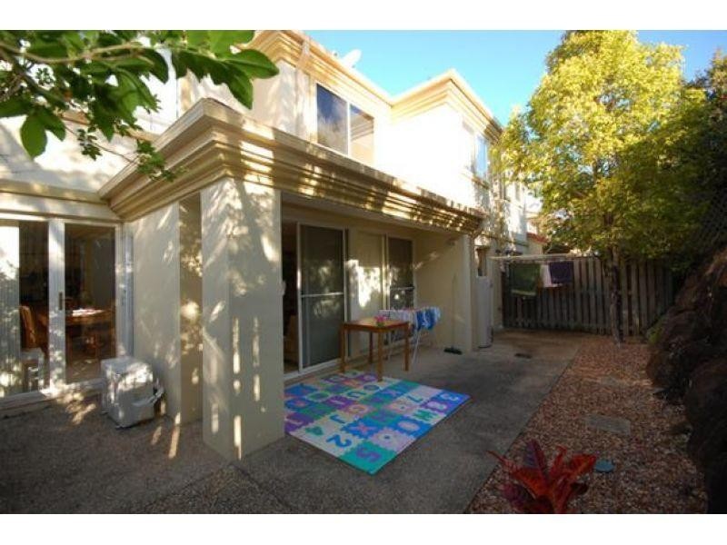 17/99-101 Heeb Street, Benowa QLD 4217