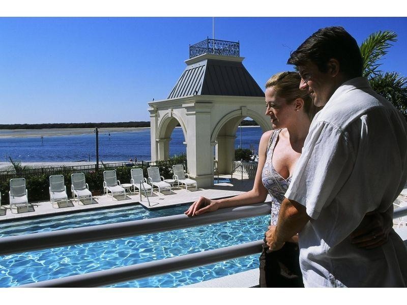 360 Marine Parade, Labrador QLD 4215