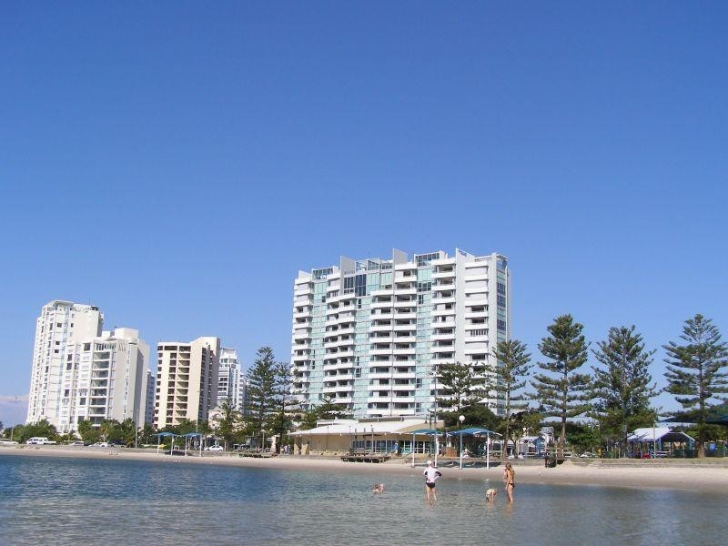 360 Marine Parade, Labrador QLD 4215