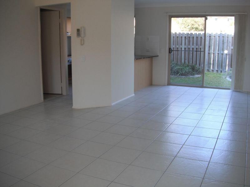 Townhouse/2 Bos Drive, Coomera QLD 4209