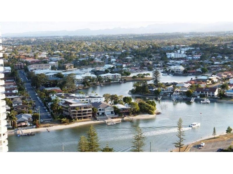 9 Bayview Street, Runaway Bay QLD 4216
