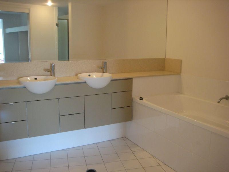 82/18 Manning Street, Milton QLD 4064