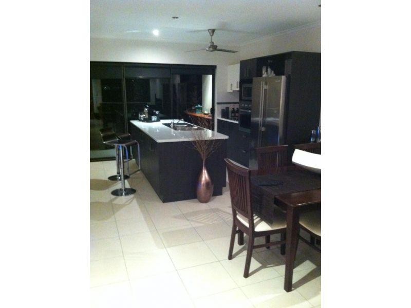 25 Abell Road, Cannonvale QLD 4802