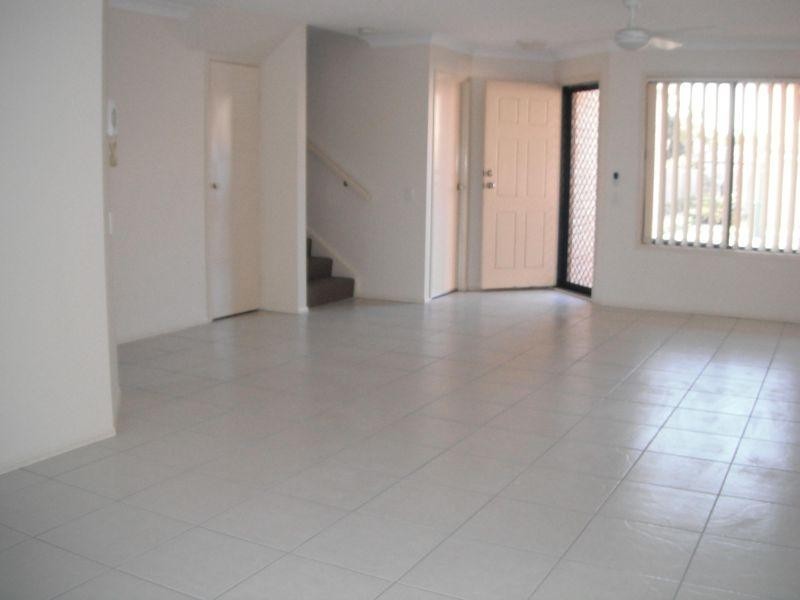 Townhouse/2 Bos Drive, Coomera QLD 4209