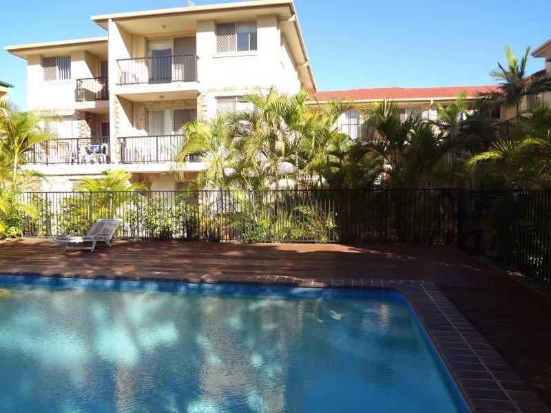 14 SpendeloveSt/12 Lloyd Street, Southport QLD 4215