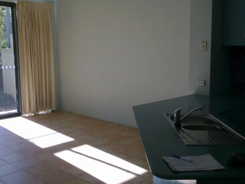 1083/1 The Cove Crescent, Carrara QLD 4211