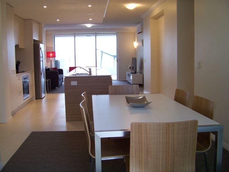 4/1 Lakefront Crescent, Varsity Lakes QLD 4227