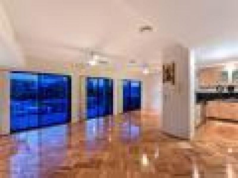 24 Slatyer Avenue, Bundall QLD 4217