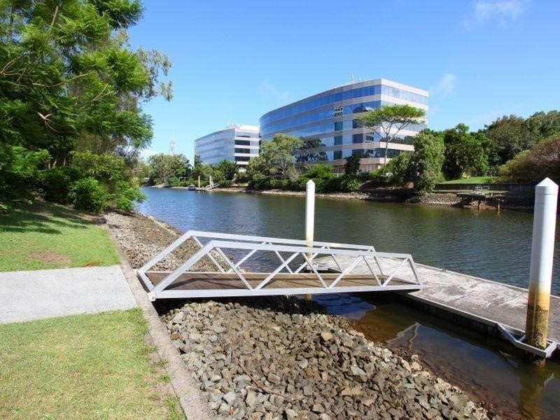 24 Slatyer Avenue, Bundall QLD 4217