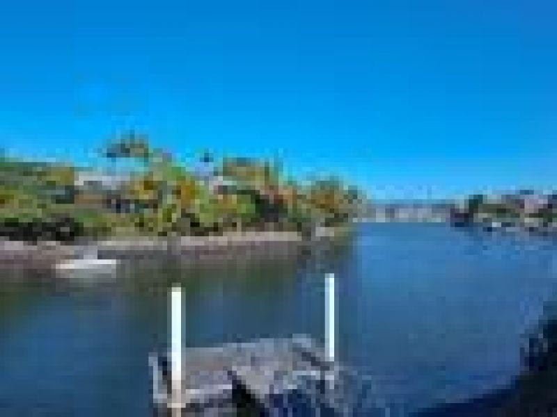 24 Slatyer Avenue, Bundall QLD 4217