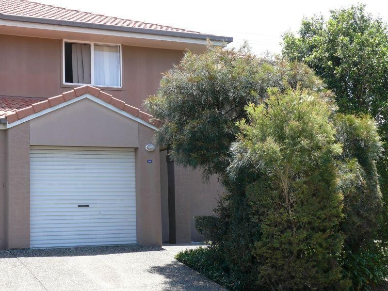 1A Alison Road, Carrara QLD 4211