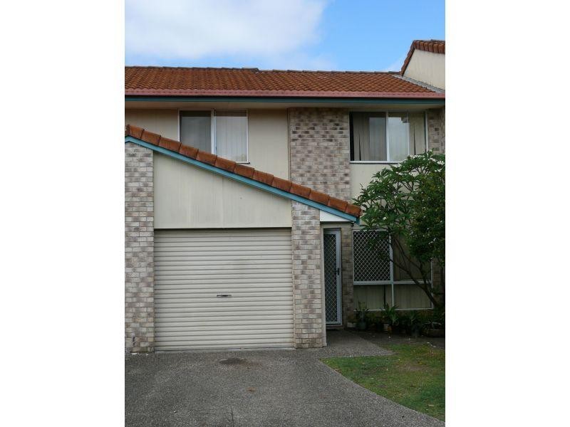 42 Murev Way, Carrara QLD 4211