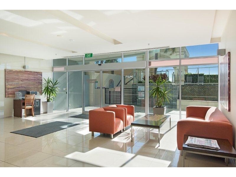 360 Marine Parade, Labrador QLD 4215