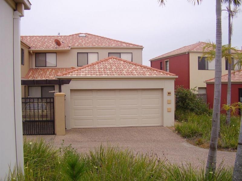 82/302 Christine Avenue, Varsity Lakes QLD 4227