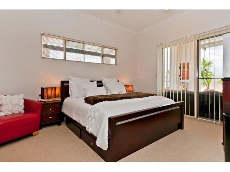 79 Spence Street, Cairns QLD 4870