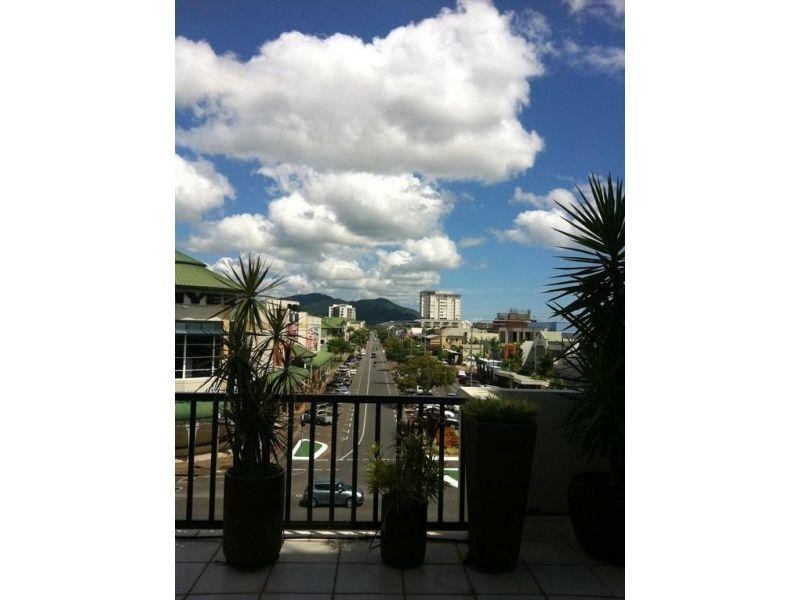 79 Spence Street, Cairns QLD 4870