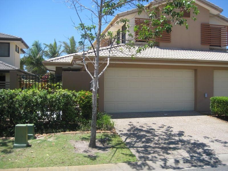 136 Palm Meadows Drive, Carrara QLD 4211