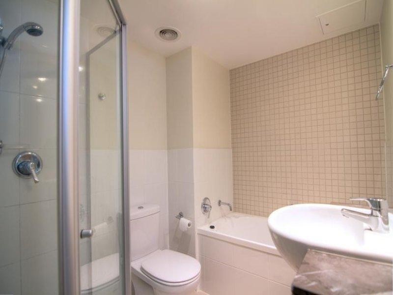 21 Cypress Avenue, Surfers Paradise QLD 4217