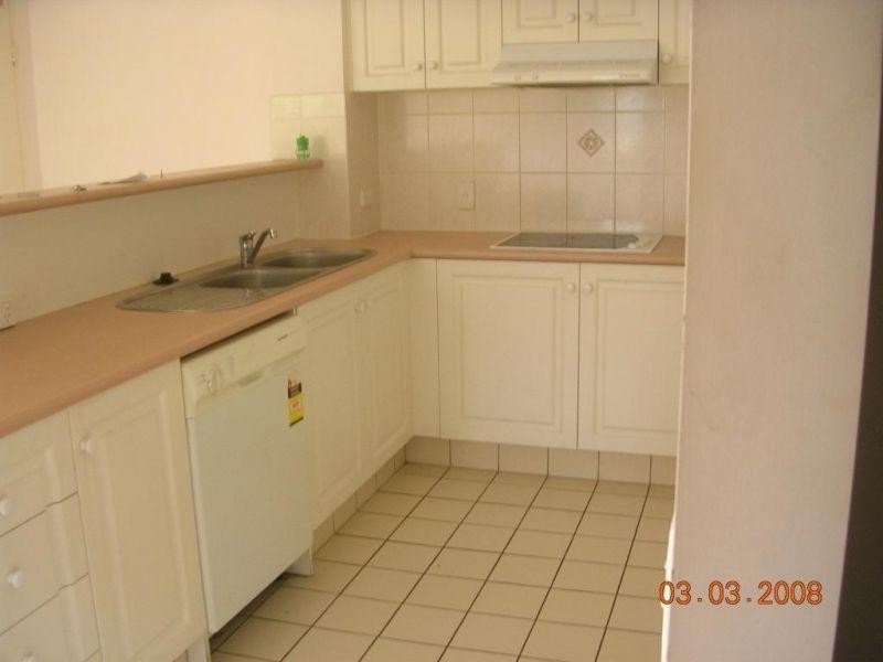 36   Alexandra Ave, Broadbeach QLD 4218