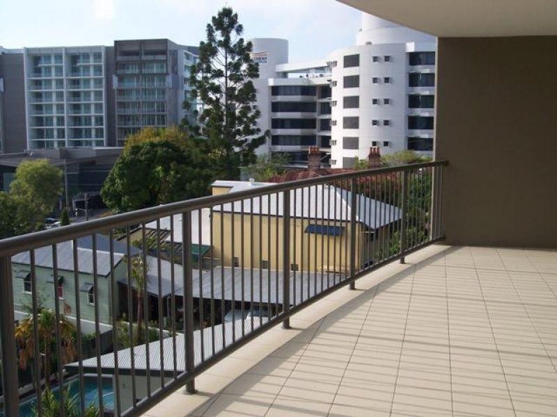 1064/18 Manning Street, Milton QLD 4064