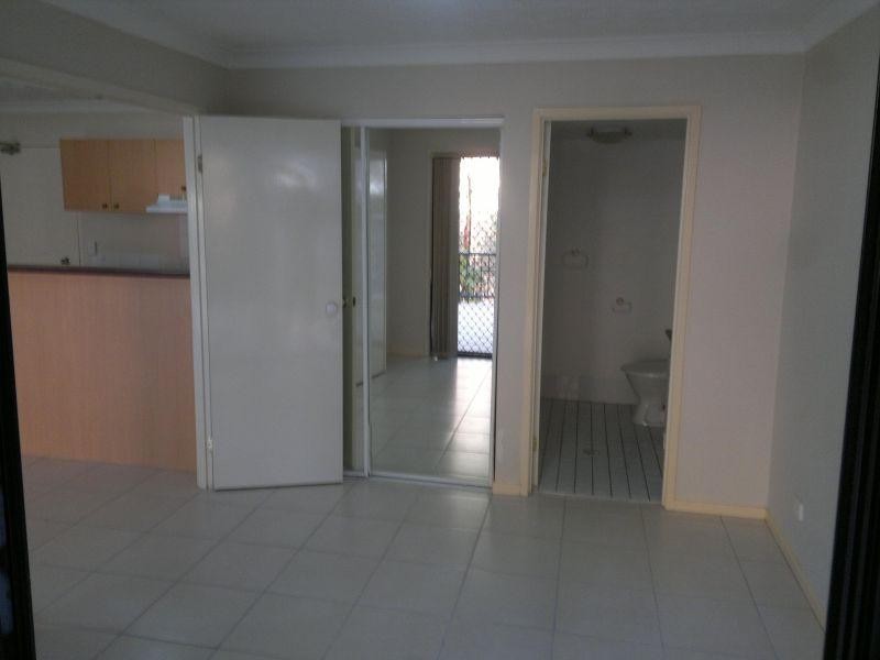 27 Chester Terraces, Southport QLD 4215