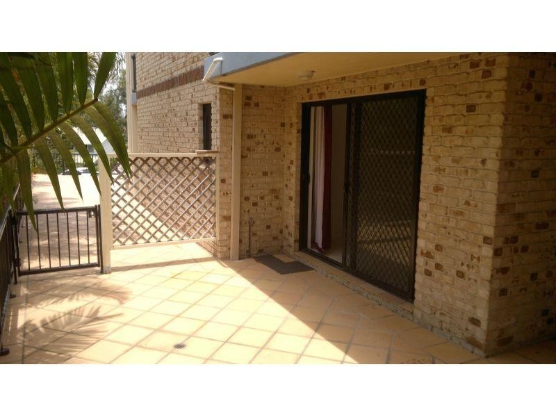 27 Chester Terraces, Southport QLD 4215