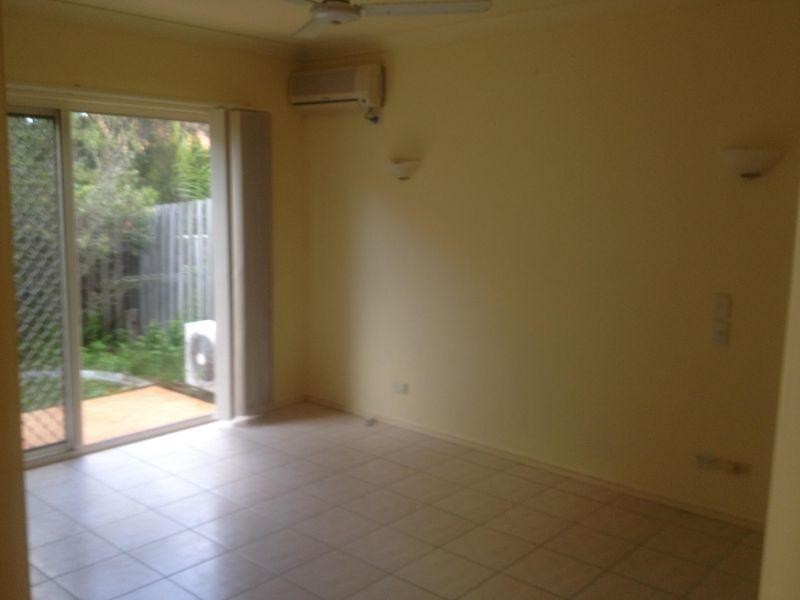 34 Albicore Street, Mermaid Waters QLD 4218