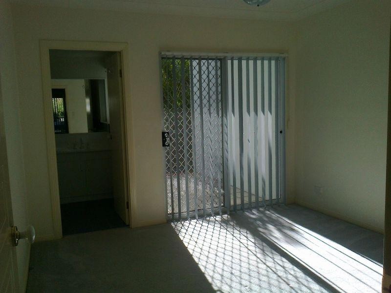 30-36 Burra Street, Chevron Island QLD 4217